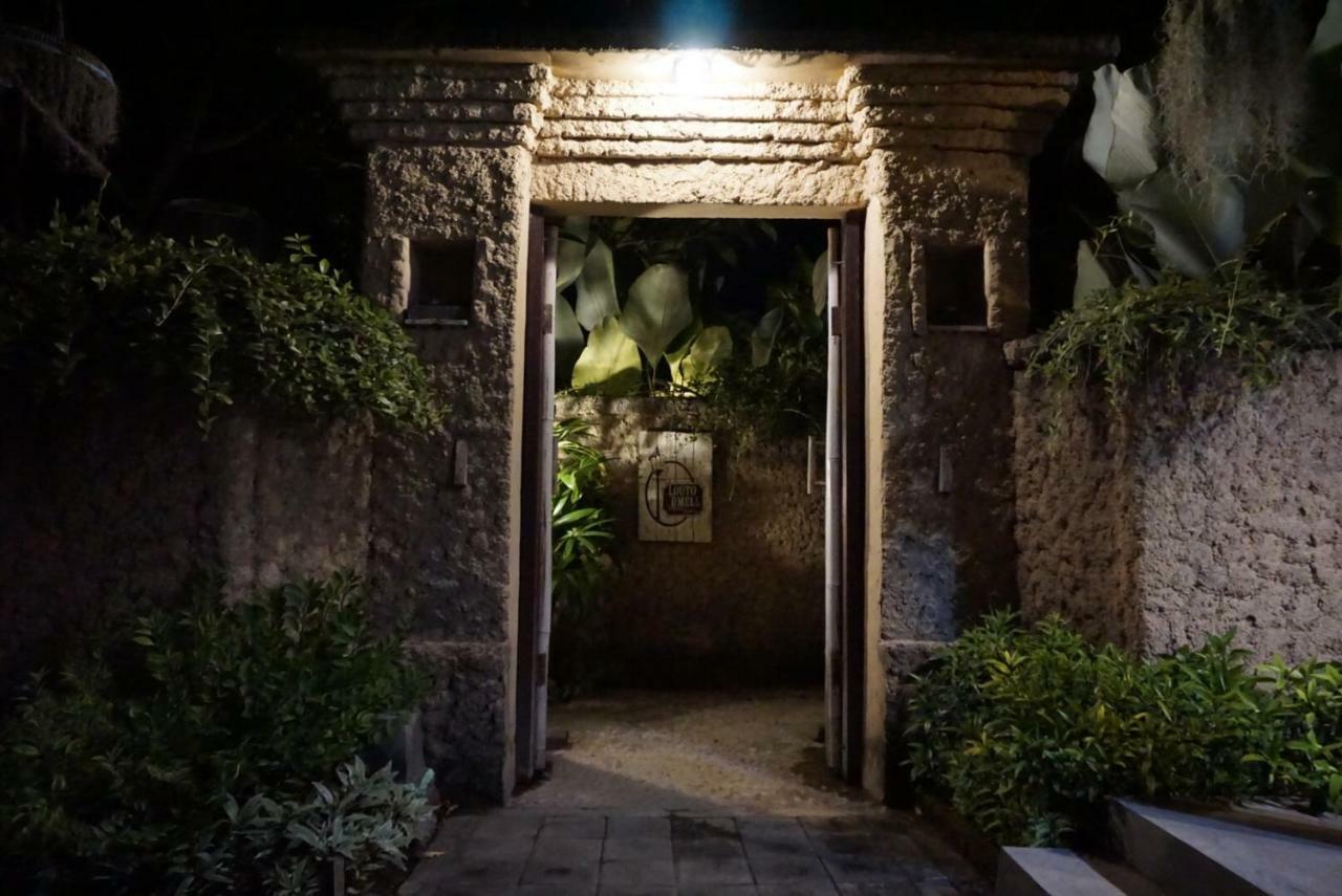 Louto Dmell Guesthouse Sanur  Exterior photo